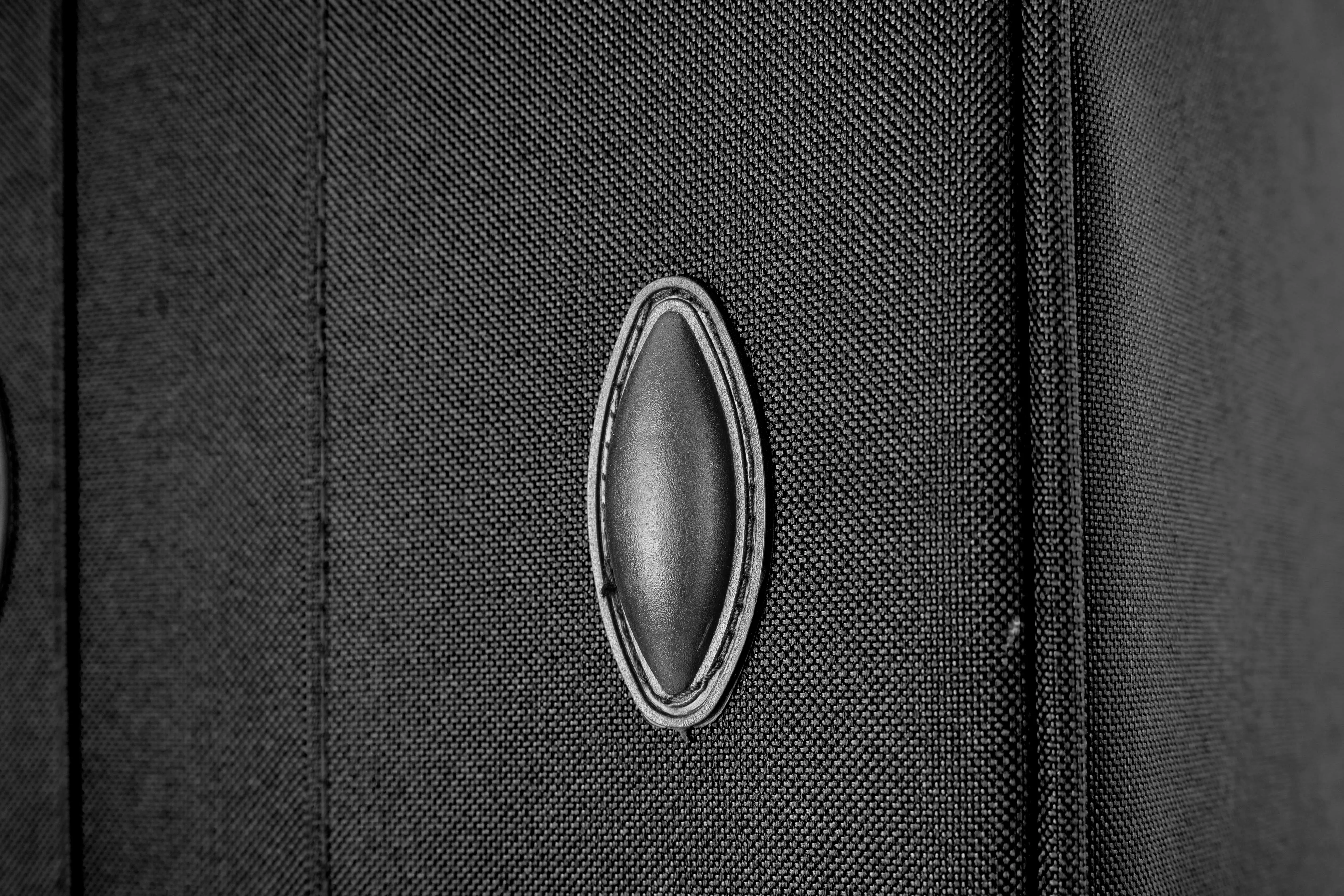 32" Extra Large DK16 Black Suitcase