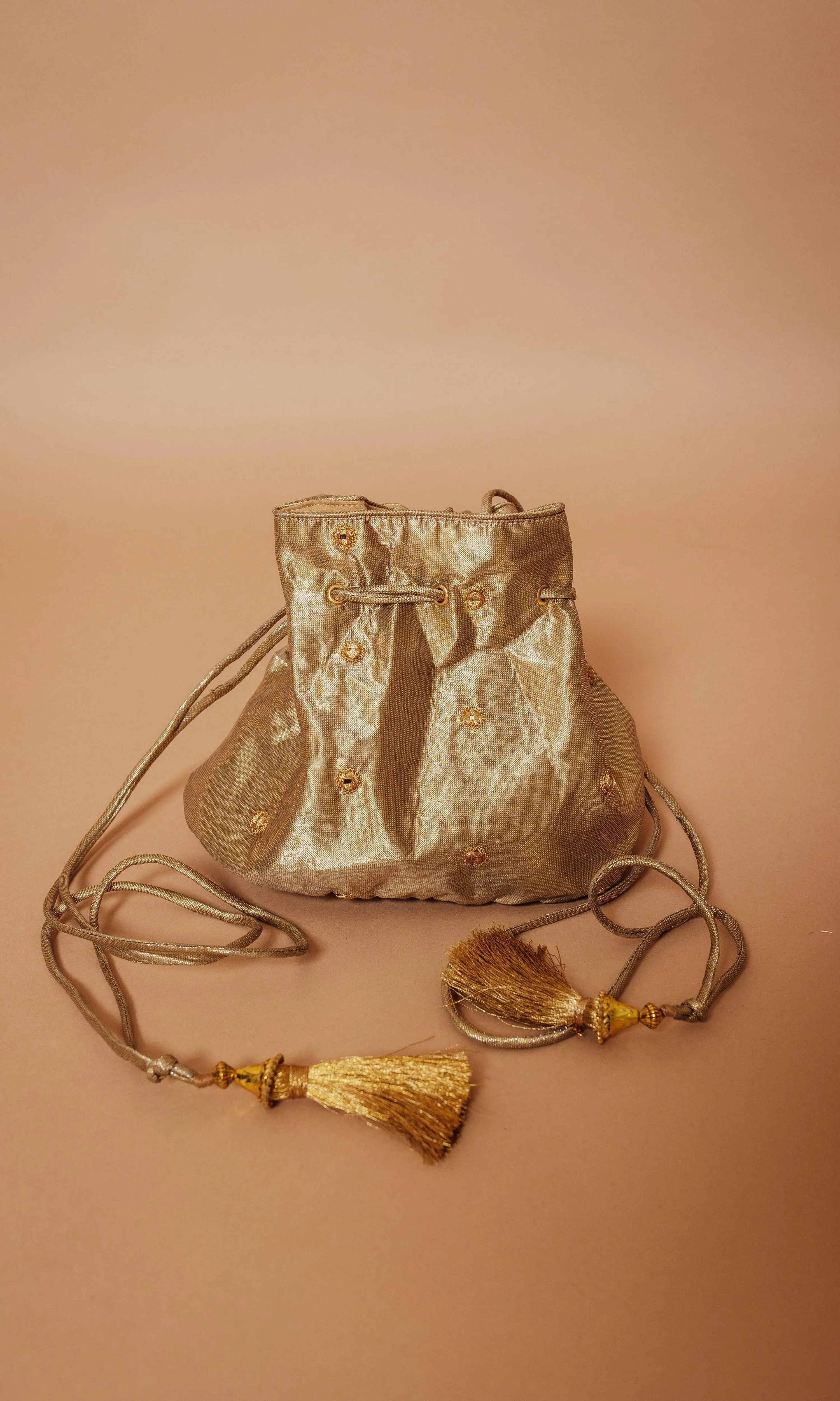 AB1074 GOLD POTLI BAG