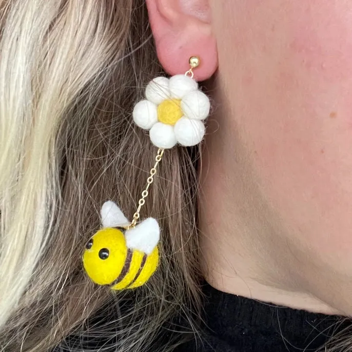 Honey Loom Designs: Buzzing Bee Earrings