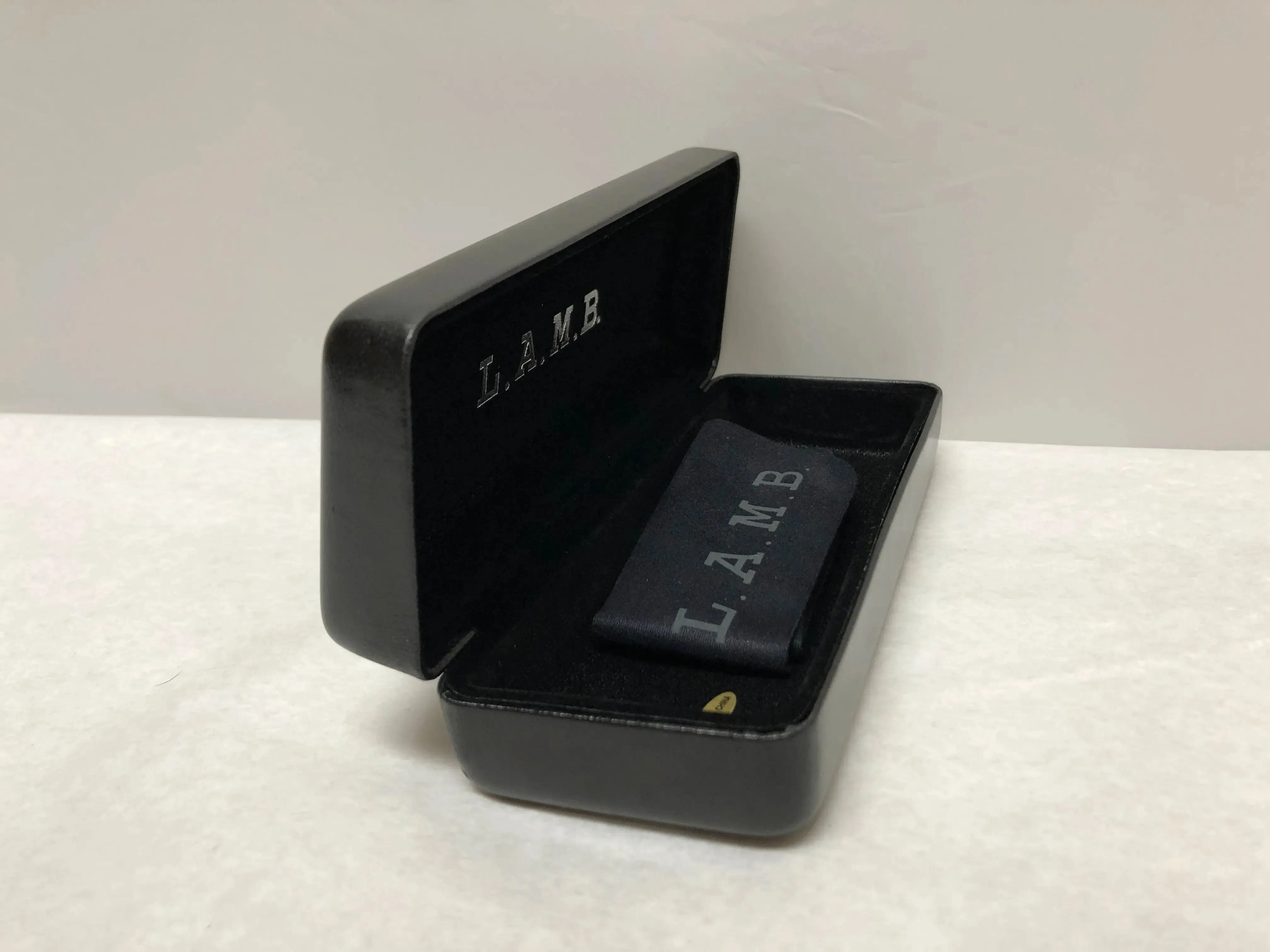 L.A.M.B. Black Optical Eyeglass Sunglass Hard Case and Storage | KMOPT-41