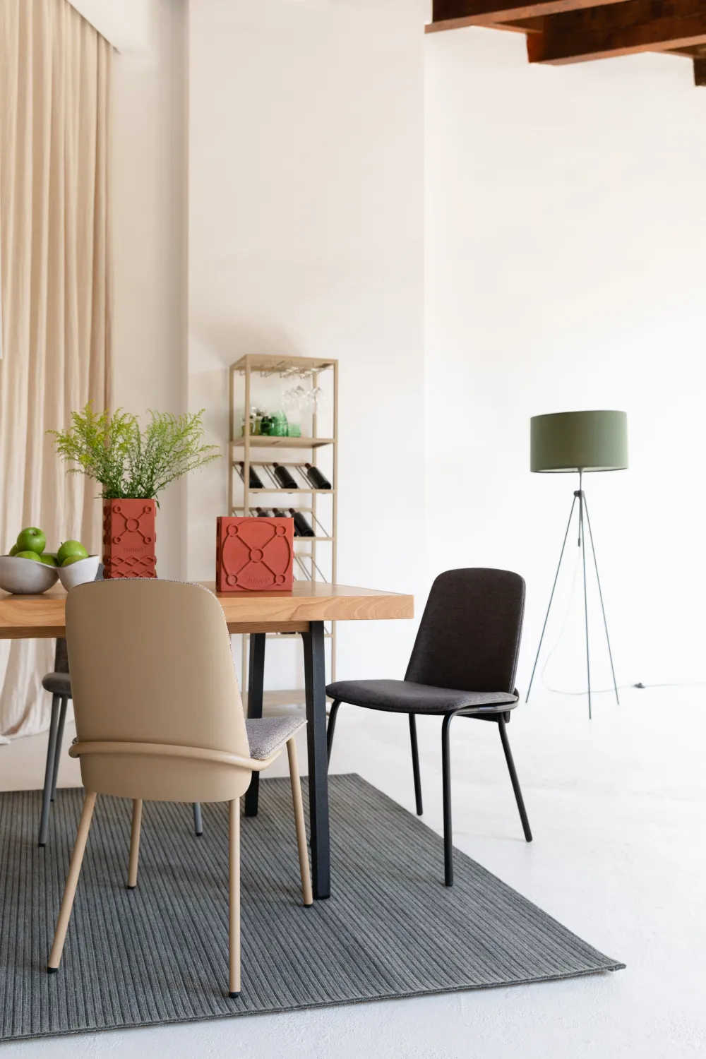 Minimalist Dining Chair (2) | Zuiver Clip