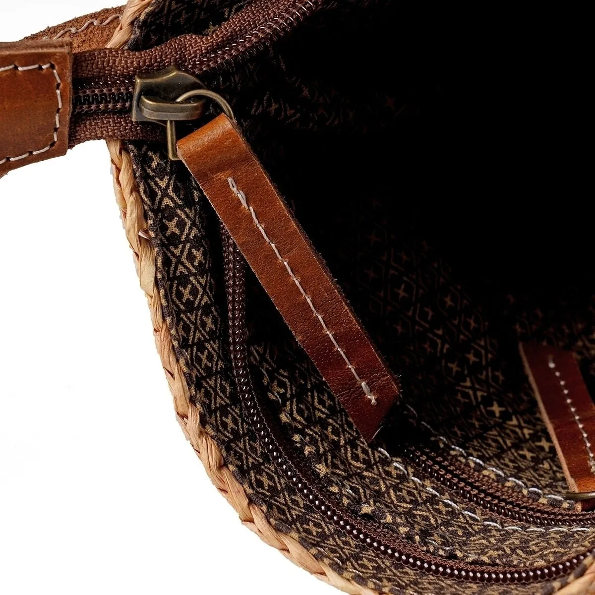 Natural colour Rafia/straw sling bag with adjustable leather handle
