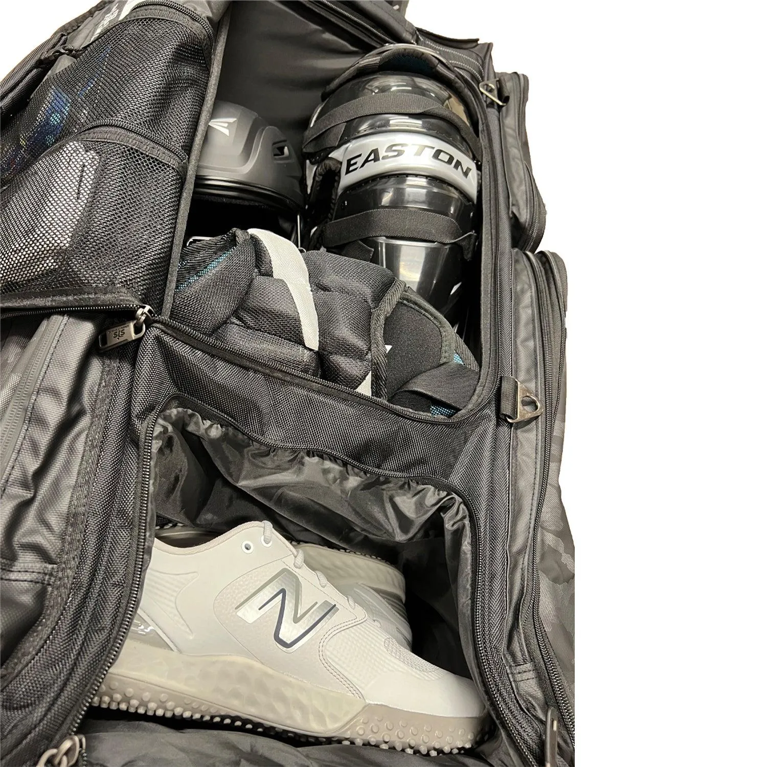 SMASH OPS V3 GUERRILLA Black Out Roller Bag