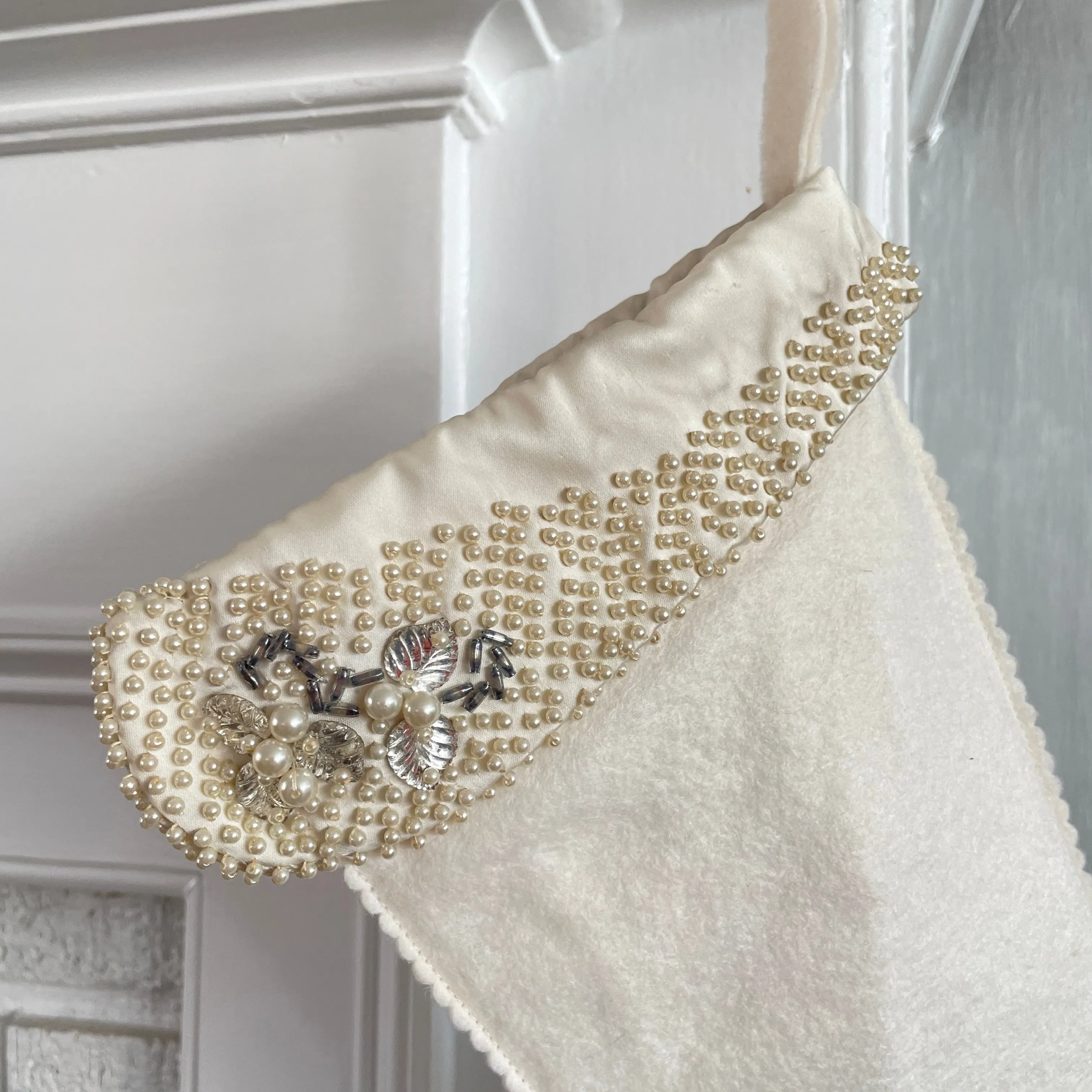 White Fancy Vintage Collar Stocking